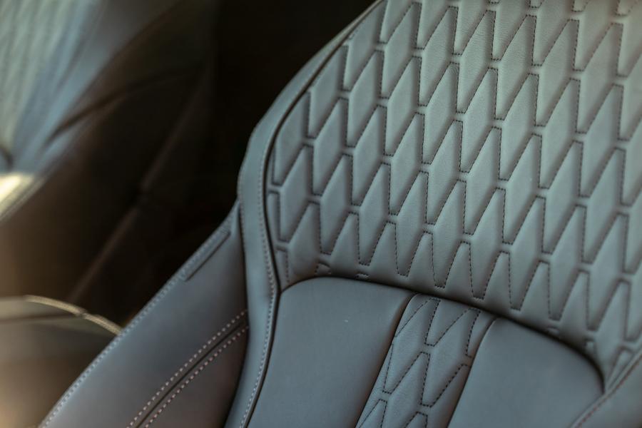 Детали интерьера BMW X6 M50i 2019 года  (NA) (фото 28 из 29)